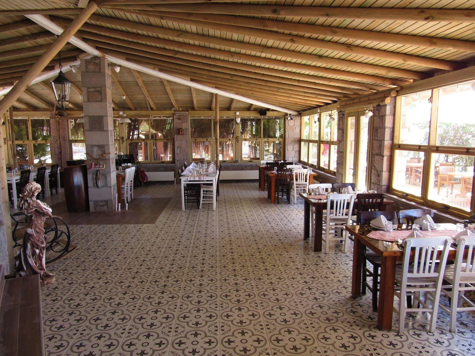 Assos Hunters Hotel (Adults Only) Ngoại thất bức ảnh