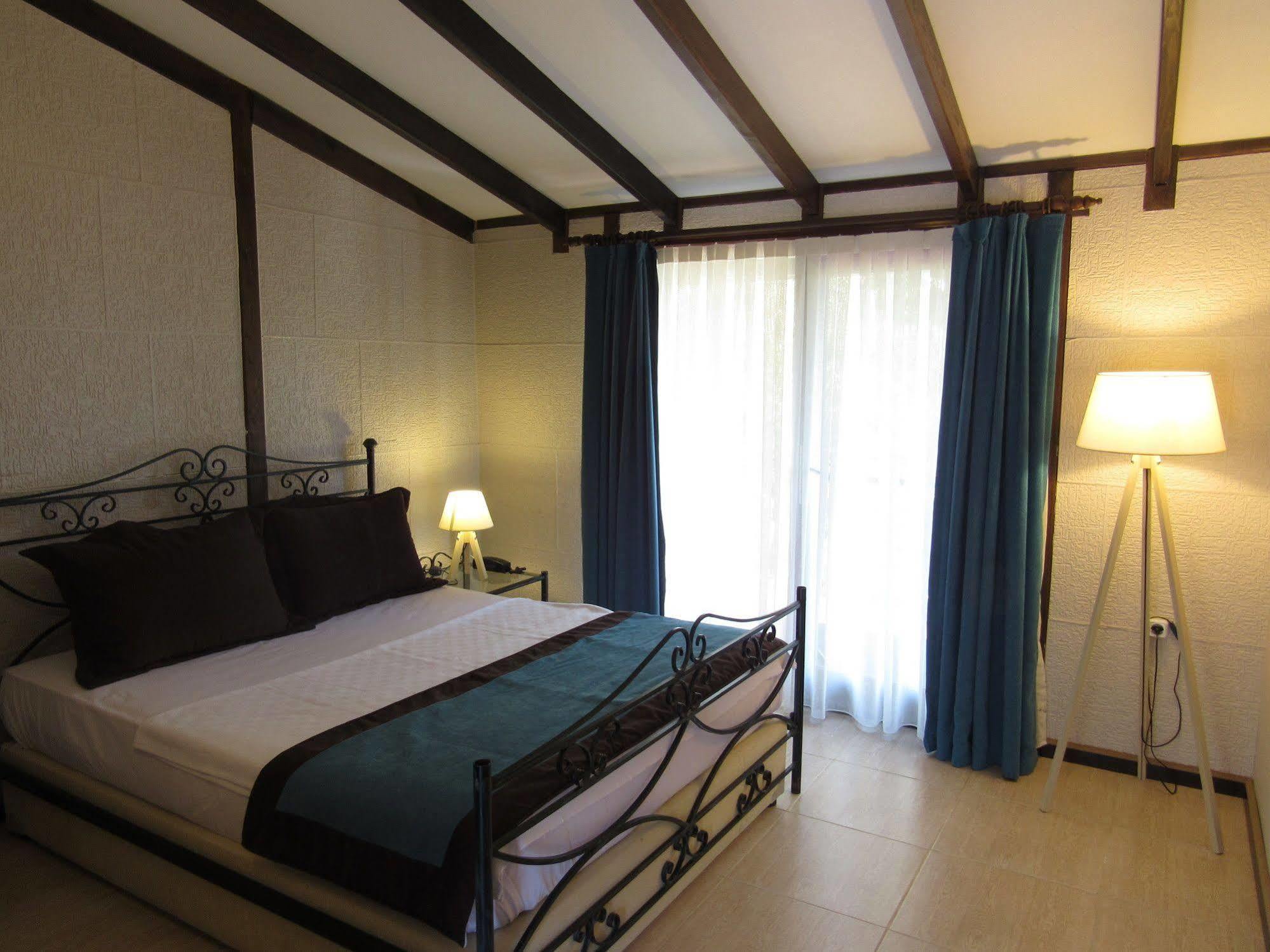 Assos Hunters Hotel (Adults Only) Ngoại thất bức ảnh